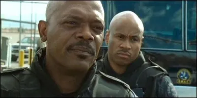 Dans quel film Samuel L. Jacskon joue-t-il le rôle du sergent Dan Harrelson ?