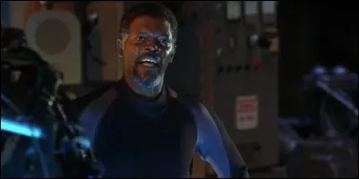 Dans "Peur bleue", Russell Franklin est l'un des dresseurs de requins.