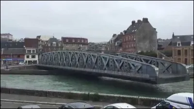 Dans quelle ville le pont tournant Colbert se trouve-t-il ?