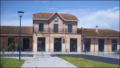 Dans quelle ville de Meuse cette gare Eiffel se trouve-t-elle ?