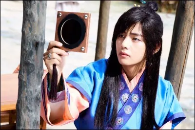 Dans quel drama Kim Taehyung (V) a-t-il joué ?