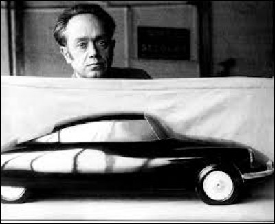 Que faisait Flaminio Bertoni avant de dessiner des voitures ?