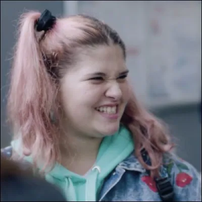 Alex est bisexuelle.