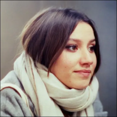 Emma a une réputation de "fille facile" pour s'être mis en couple avec le petit copain de sa meilleure amie.