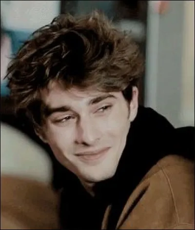 Elliot repasse le bac pour la seconde fois.