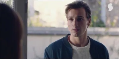 Charles est parti à Londres.