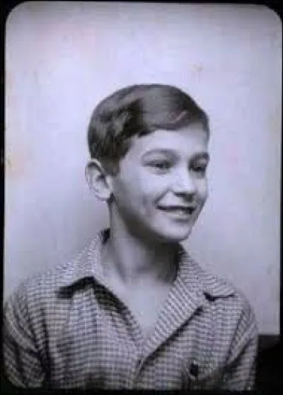 Comment s'appelle son "amoureux" d'avant leur clandestinité ?