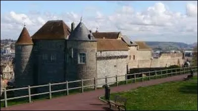 Dans quelle ville peut-on voir ce château ?