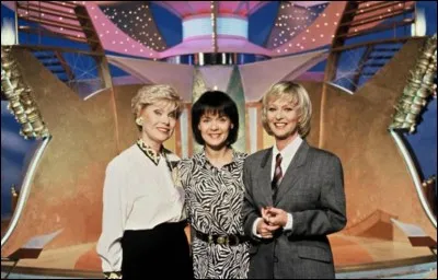 Chaîne de diffusion : TF1
Années de diffusion : 1985 à 1993 
Indices : Dating/Porte/Célibataire/ Voyage. 
Quel est ce jeu télévisé ?