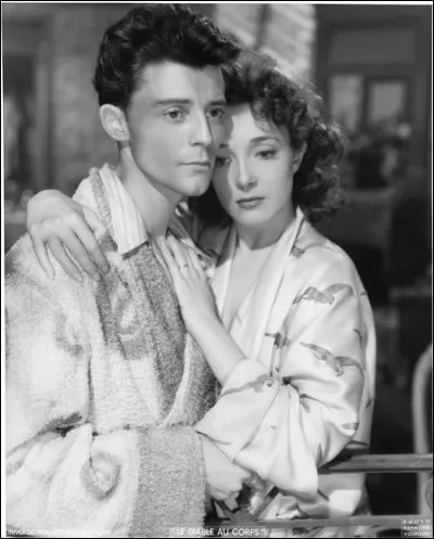 Dans ce film de 1947, Marthe Grangier (Micheline Presle), jeune épouse d'un poilu, aide-soignante dans un hôpital militaire, devient la maîtresse de François Jaubert, un lycéen joué par Gérard Philipe. C'est ....