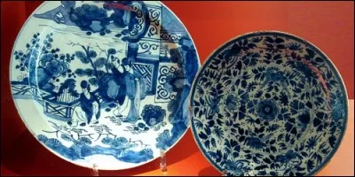 Quelle ville des Pays-Bas est la plus réputée pour ses faïences bleues ?