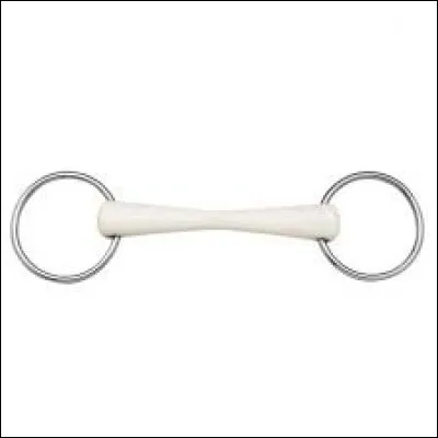 Le mors droit est très dur et fait plus mal au cheval qu'un mors simple.