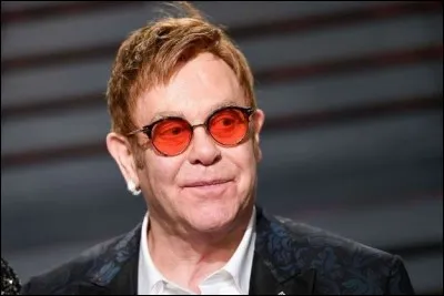 ''I Don't Wanna Go on with You Like That'' est une chanson d'Elton John. Il s'est marié à David Furnish mais ne pouvant pas avoir d'enfants naturellement, ils ont décidé d'en adopter deux. La marraine est l'Américaine Stefani Germanotta, alias