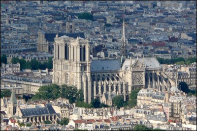 Notre Dame de Paris > C'est une véritable "Samaritaine", question reliques... On y trouve : un bout de la vraie croix, un clou et ... (Complétez !)