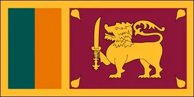 Le drapeau du Sri Lanka se compose d'un lion d'or, tenant une épée dans sa patte avant droite, devant un fond pourpre à quatre feuilles de pipal dans chaque coin, qui représentent les feuilles de l'arbre sous lequel Gautama Bouddha se plaisait à méditer. Le lion passant, armé, sur fond pourpre, était l'emblème des anciens rois de Kandy. Dans cette ville, en été, se déroule la fête de la Perahera. En quoi consiste cette fête bouddhiste ?
