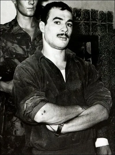 Quel est le nom du responsable des attentats du FLN à Alger, et capturé en mars 1957 durant la "Bataille d'Alger" ?