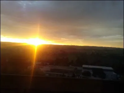 Le jour se lève sur ma peine - Alors le monde entier fait l'amour !