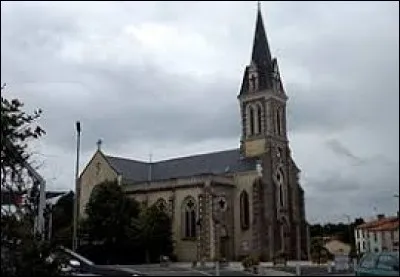 Je vous propose de partir dans les Pays-de-la-Loire, à Mouilleron-le-Captif. Ville de l'agglomération de La Roche-sur-Yon, elle se situe dans le département ...