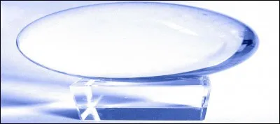 Comment les boules du Dragon sont-elles désignées dans la version anime française de "Dragon Ball" ?