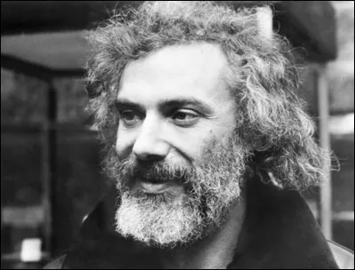 "... avec ma peau qui s'est frott&eacute;e au soleil de tous les &eacute;t&eacute;set tout ce qui portait jupon, avec mon coeur qui a su faireSouffrir autant qu'il a souffert sans pour cela faire d'histoires avec mon &acirc;me qui n'a plus la moindre chance de salut pour &eacute;viter le purgatoire..." : quel est ce titre de Georges Moustaki ?