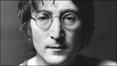 Qu'a dit John Lennon : "À l'école, ils m'ont demandé ce que je voulais être quand je serais grand. J'ai répondu : " ... " ?