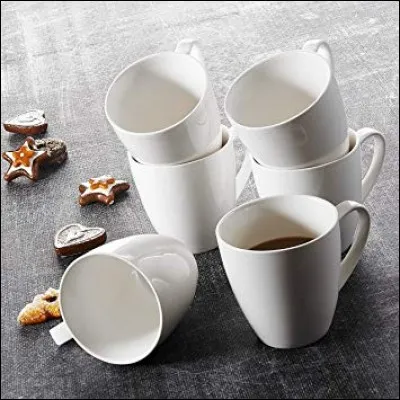 Combien y a-t-il de tasses à café sur cette image ?