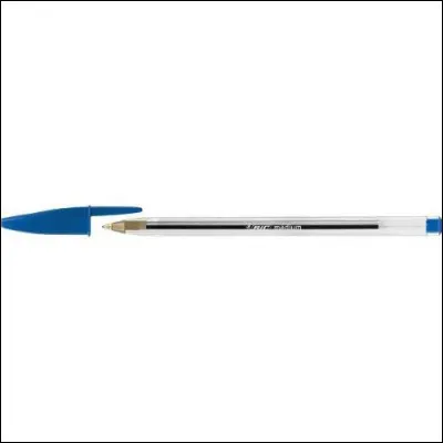 Combien y a-t-il de stylos bleus sur cette image ?