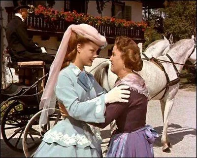 Qui Sissi retrouve-t-elle à Possenhofen ?