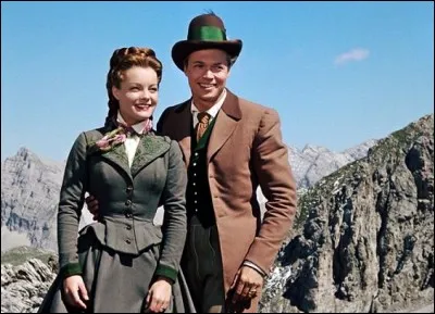 Quelle fleur Franz veut cueillir pour Sissi alors qu'ils sont à Ischl ?