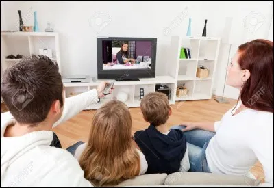 Je suis l'oncle de la série qui me voit accueillir mon frère et son fils chez moi, riche célibataire de Malibu. Qui suis-je ?