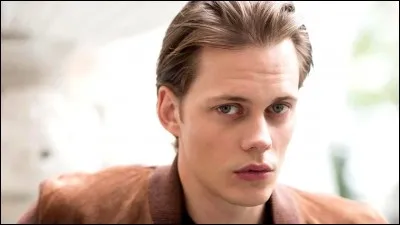 Bouh ! Celui-ci a joué dans ''Ça'' (2017) et jouait Pennywise, mais quel est son nom ?