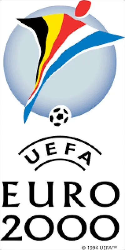 Contre quelle équipe la France s'incline-t-elle lors des matchs de poule à l'Euro 2000 ?