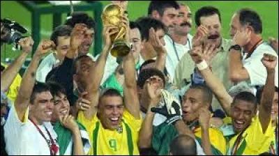 Quelle équipe perd la finale de la Coupe du monde 2002, face au Brésil ?