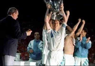 Quel entraîneur a remporté la Ligue des champions 93 avec Marseille ?