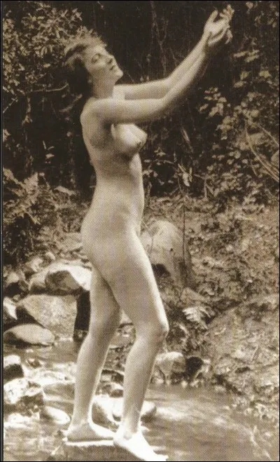 Dans quel court métrage voit-on pour la première fois un nu féminin intégral ?