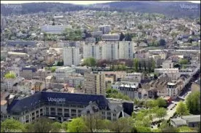 Quelle ville a ses habitants qui sont des Spinaliens ?