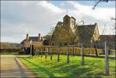 Nous sommes maintenant dans l'ancienne région Basse-Normandie, au Champ-de-la-Pierre. Petit village de 45 habitants, dans le parc naturel régional Normandie-Maine, il se situe dans le département ...