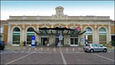 Dans quelle ville du département de l'Aude, cette gare est-elle située ?