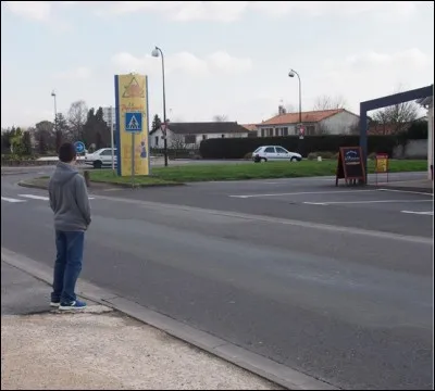 Tu vas &agrave; la boulangerie. Pour traverser...