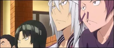 Que font Nīzuma, Fukuda, Hirumaru, Aoki et Nakai pour protester contre la décision de l'éditeur en chef de mettre en pause le manga "TRAP" d'Ashirogi Muto ?