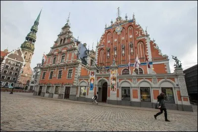 Laquelle de ces villes se situe bien en Europe ?