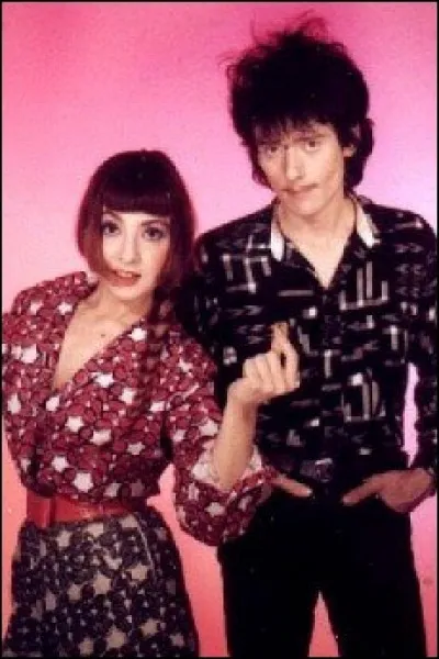 Complétez ''Les Histoires d'A.'' de Rita Mitsouko avec les bons prénoms.

''----1---- s'ennuyait
Dans les bras de ----2----
Mais ----2----, celui-là
Ne le savait pas
----3---- a attendu, attendu
Mais ----4---- n'est jamais reparu''