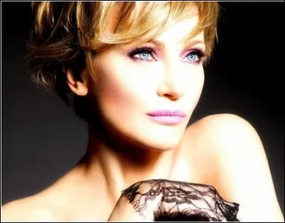 Complétez ces paroles de ''Mademoiselle chante le blues'' de Patricia Kaas.

''Y'en a qui élèvent des gosses au fond des HLM
Y'en a qui roulent leurs bosses du Brésil en Ukraine
Y'en a qui font la noce du côté ------------------------
Et y'en a même...''