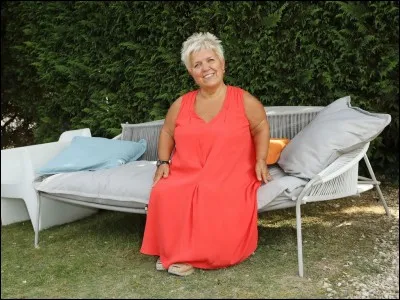 Depuis quand Mimie Mathy est-elle bénévole aux Enfoirés ?