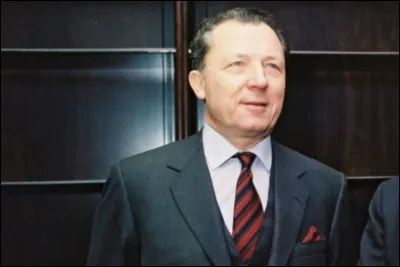 10e président, Français, j'occupe cette fonction de 1985 à 1995. Qui suis-je ?