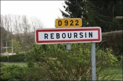 Nous sommes dans le Centre-Val-de-Loire à l'entrée de Reboursin. Village de la région naturelle du Boischaut Nord, il se situe dans le département ...