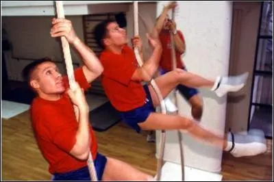 Laquelle des ces preuves n'apparat pas  l'examen d'entre des pompiers professionnels ?