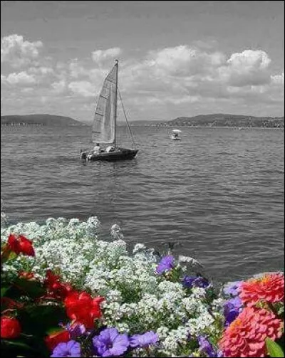 Parmi ces voiliers célèbres, lequel a été construit par Alain Colas en 1976 ?