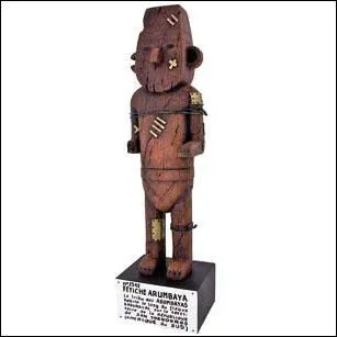 En 1936, quel(s) h�ros de BD recherche(nt) un f�tiche dans 'L'oreille cass�e' ?