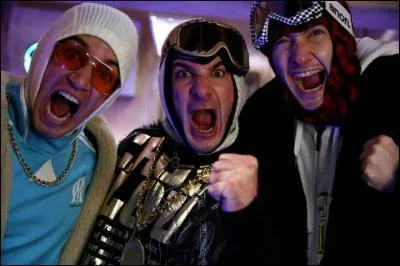 Dans le titre 'Fous ta cagoule' de Mickal Youn, qu'est-ce qu'on s'gle ?